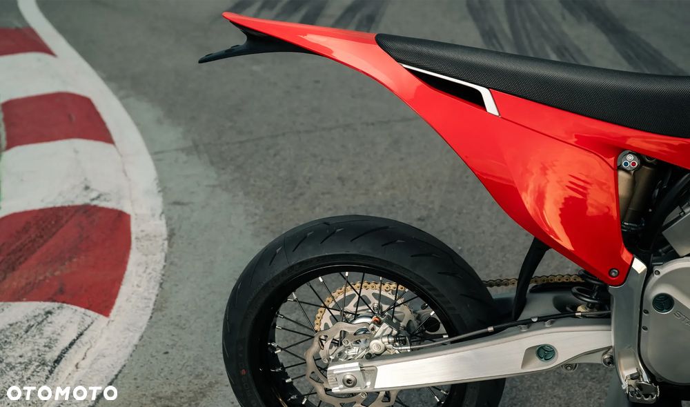 Stark Future Inny - 4