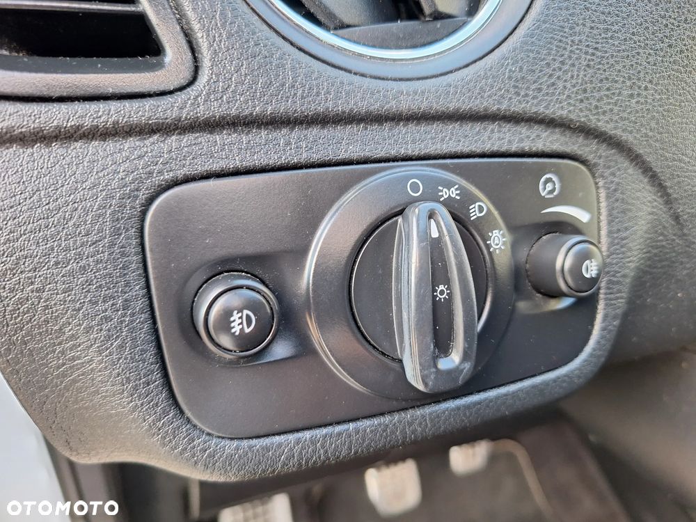 Ford S-Max 2.2 TDCi DPF Titanium - 35