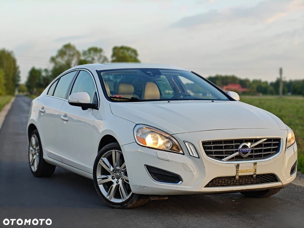 Volvo S60 T6 AWD R-Design - 1