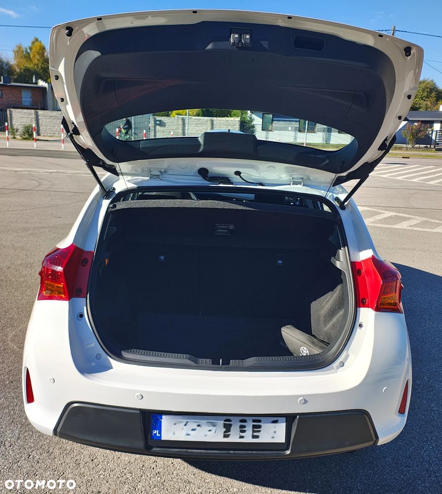 Toyota Auris - 13