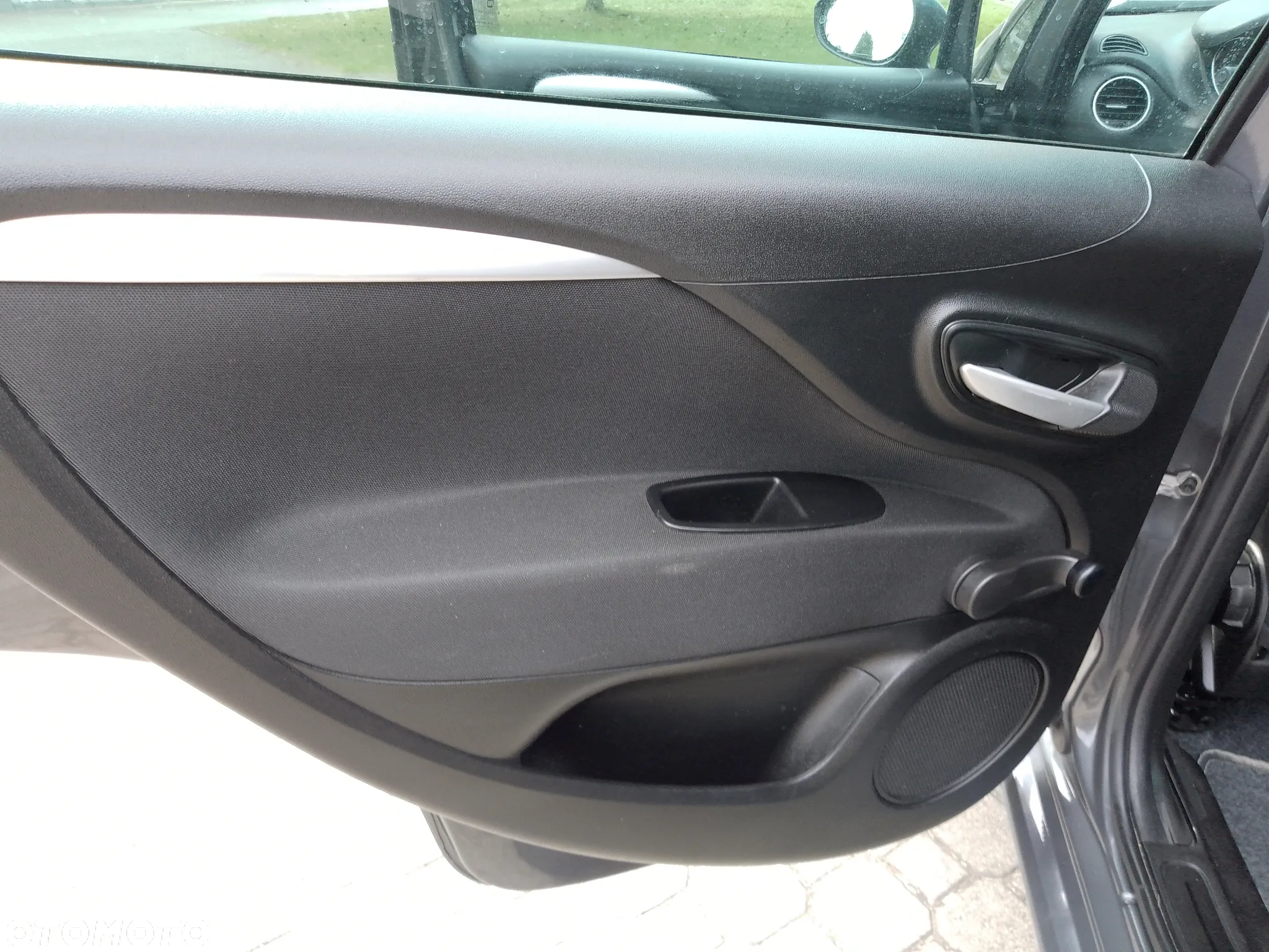 Fiat Punto 1.4 Easy Pakiet Easy Plus S&S - 23