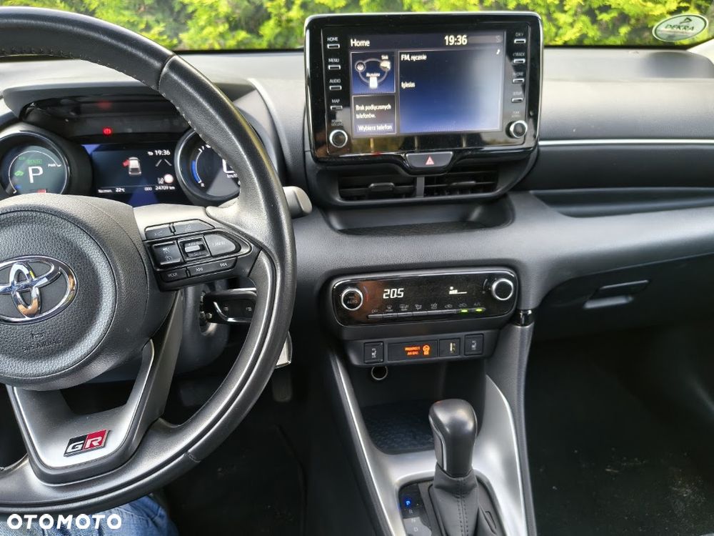 Toyota Yaris - 12