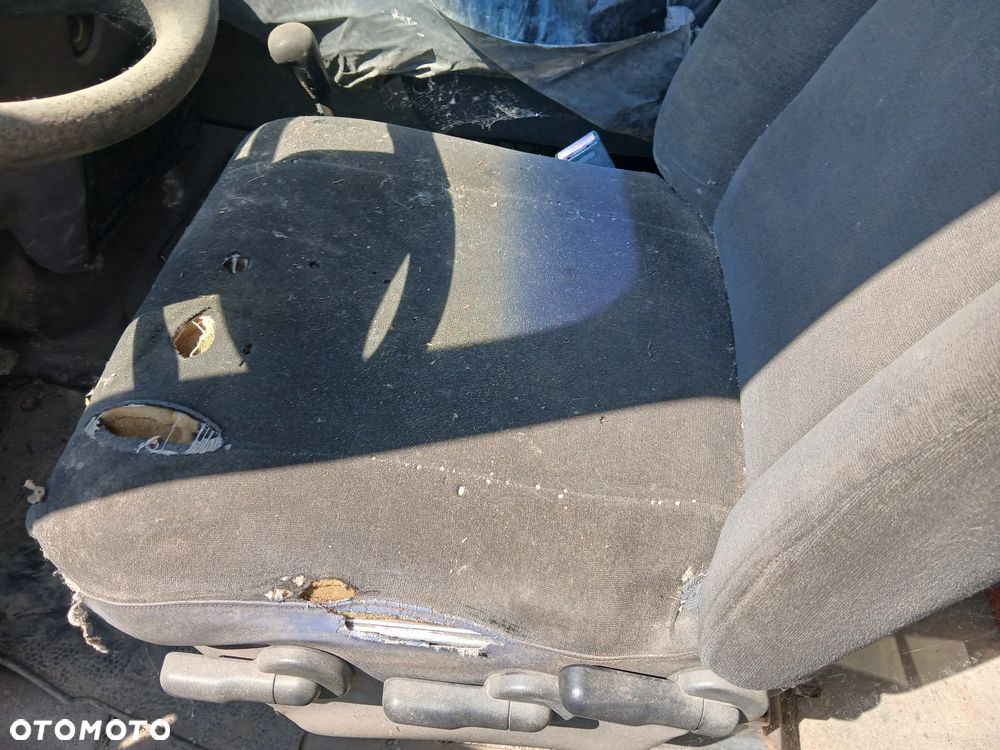 opel movano I dubel kabina fotel fotele kanapa deska kokpit podsufitka boczek boczki klamka - 4