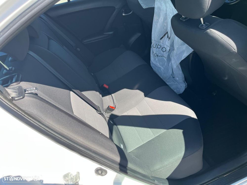 Toyota Avensis - 23