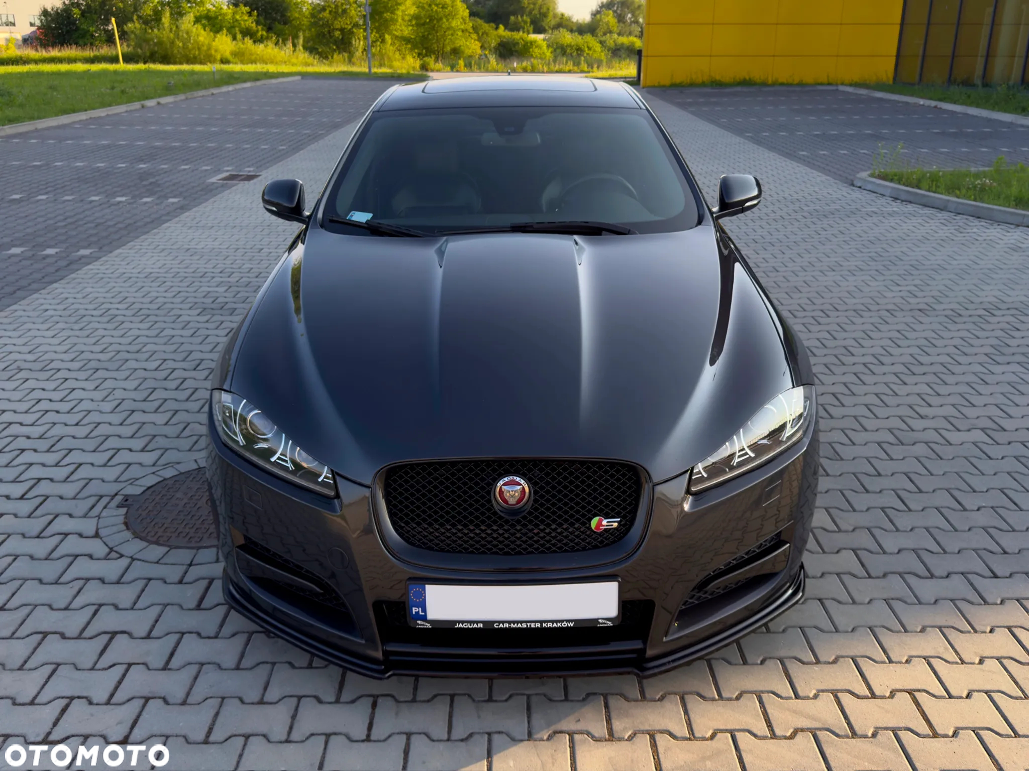Jaguar XF 3.0 TDV6 R-Sport - 4