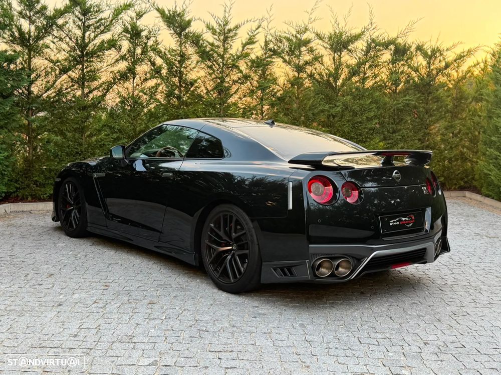 Nissan GT-R Prestige Edition - 9