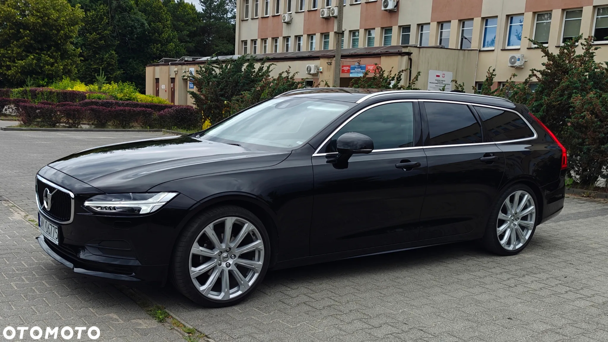 Volvo V90 D4 Momentum Pro - 4