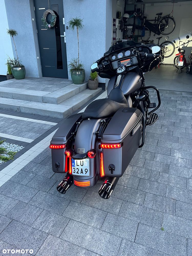 Harley-Davidson Touring Street Glide - 16