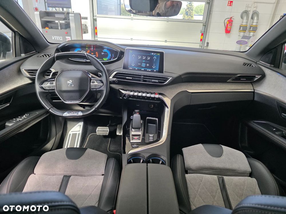 Peugeot 3008 1.6 PureTech Hybrid4 PHEV GT S&S EAT8 - 24