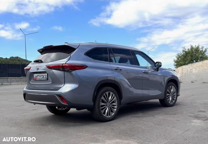 Toyota Highlander 2.5 L Hybrid Dynamic Force 248CP Exclusive Metallic - 2