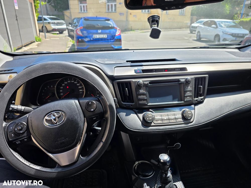 Toyota RAV4 2.0 D-4D 2WD Comfort - 6