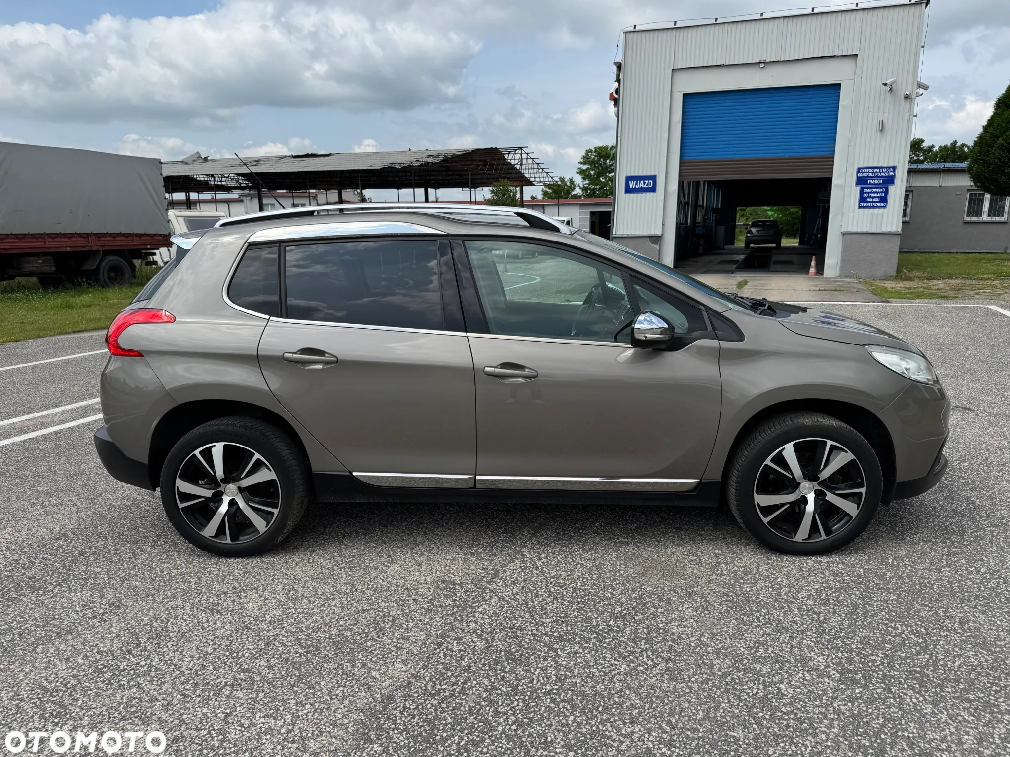 Peugeot 2008 1.2 PureTech Allure Pack S&S - 11