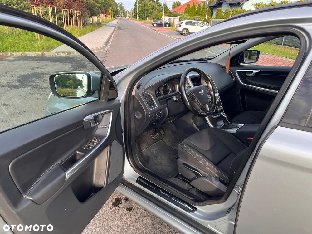 Volvo XC 60 D4 Drive-E Momentum - 24