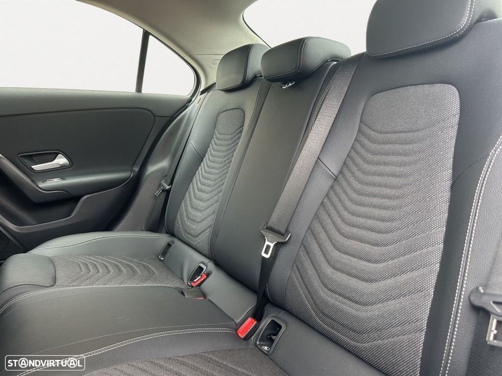 Mercedes-Benz A 250 Limousine - 15