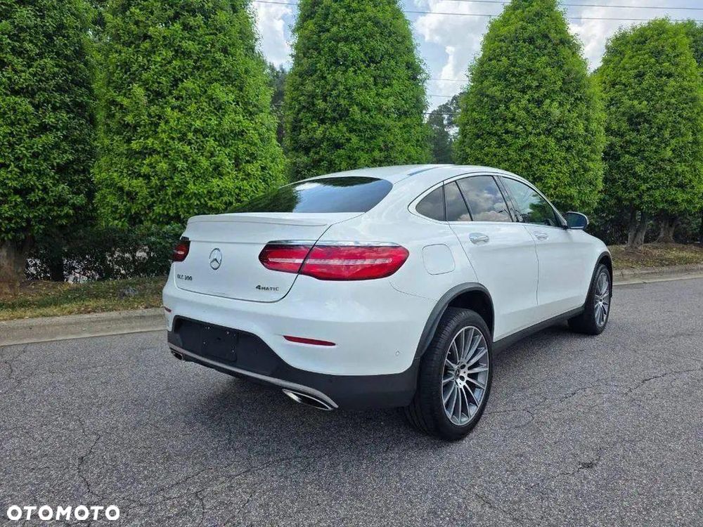 Mercedes-Benz GLC 300 4Matic 9G-TRONIC AMG Line - 5