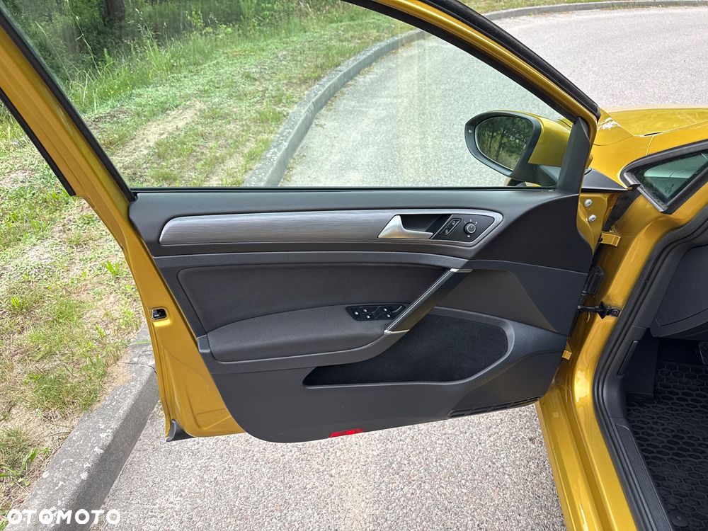 Volkswagen Golf - 11