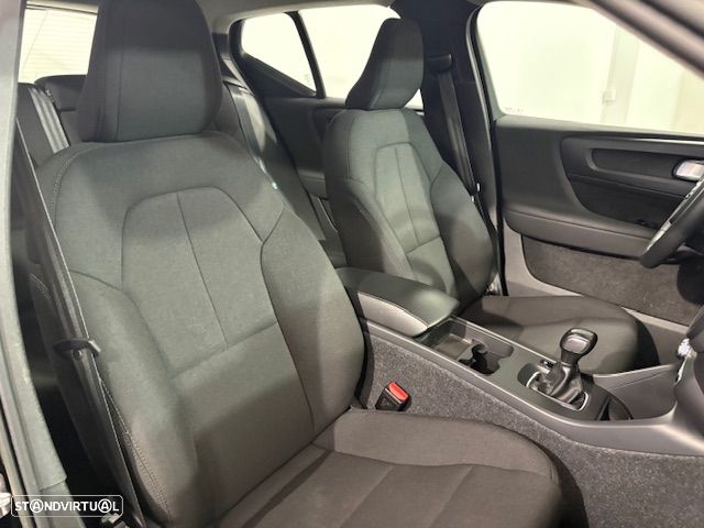 Volvo XC 40 1.5 T2 Plus Dark - 34