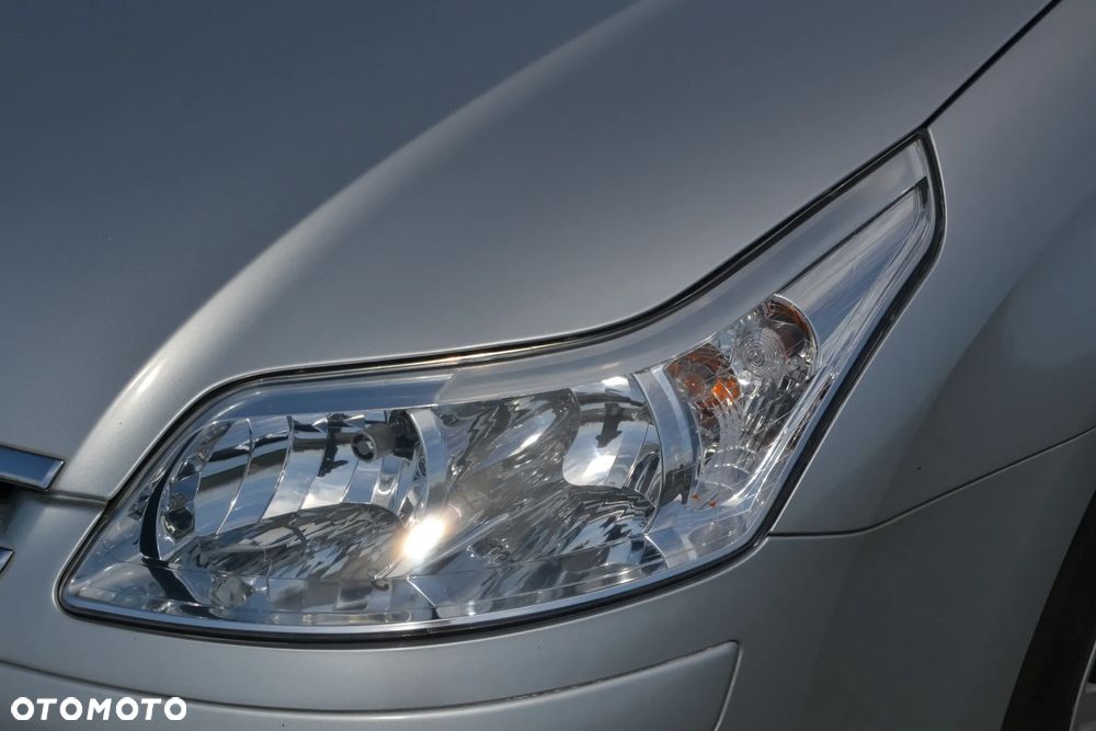 Citroën C4 1.4 16V Style - 37