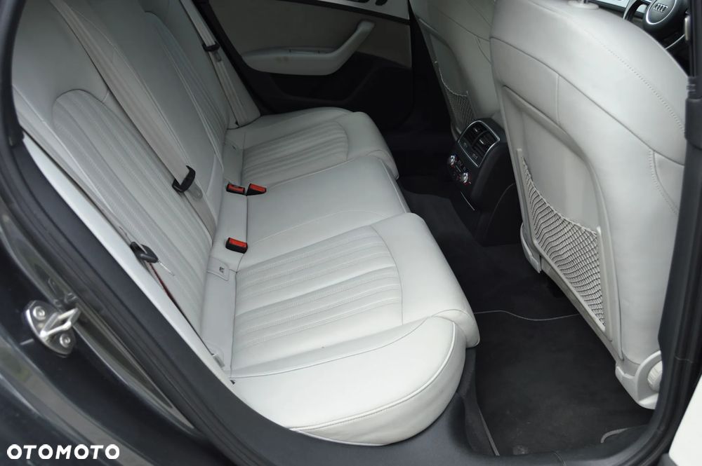 Audi A6 Avant 3.0 TDI quattro S tronic - 17