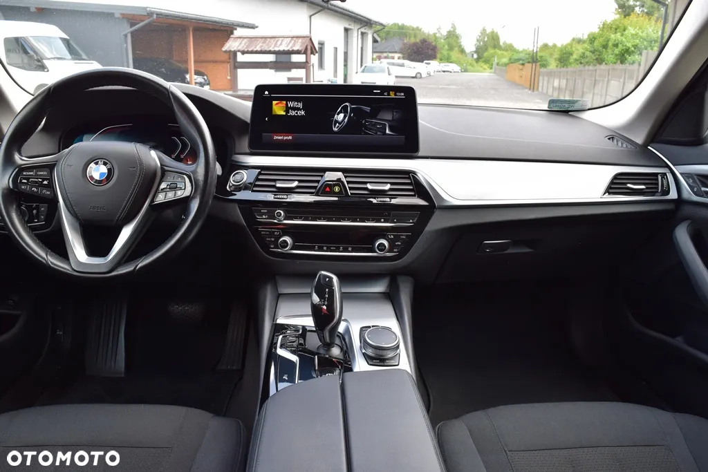 BMW Seria 5 520d Efficient Dynamics - 33