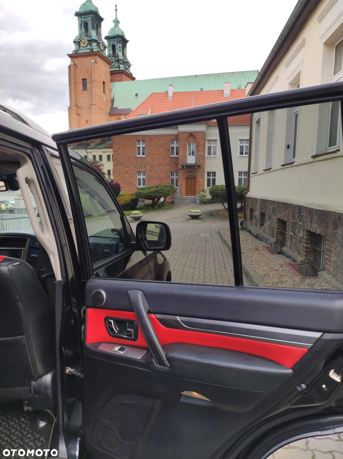 Mitsubishi Pajero 3.2 DI-D Automatik Edition 25 - 26