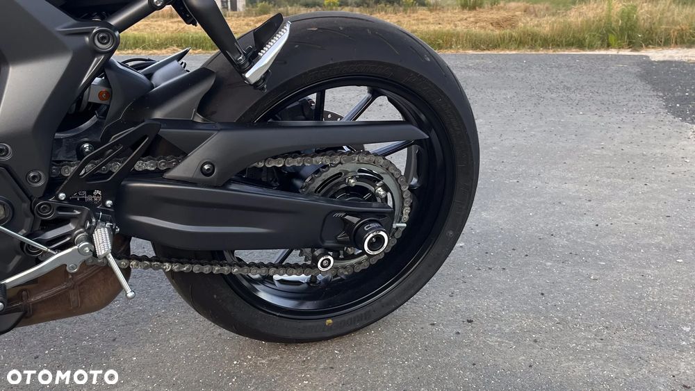 Yamaha R7 - 7