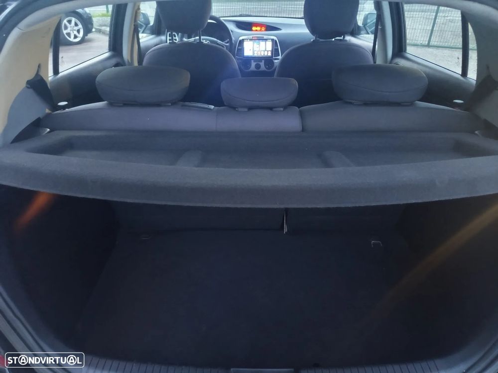 Hyundai i20 1.2 Comfort ESP - 23