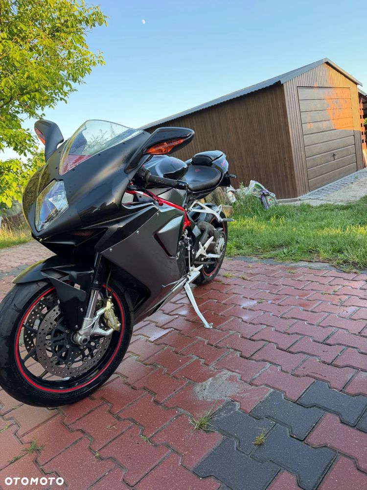 MV AGUSTA F3 - 4