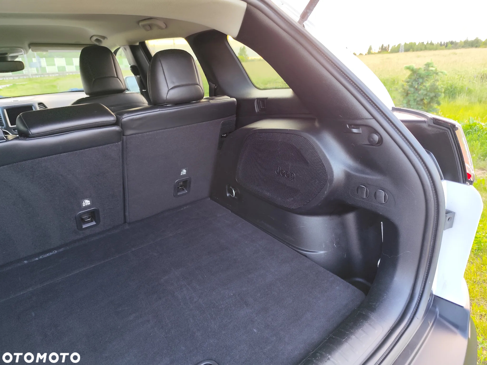 Jeep Cherokee - 19