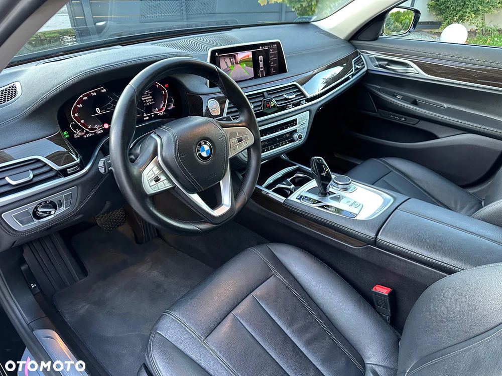 BMW Seria 7 730d xDrive - 27