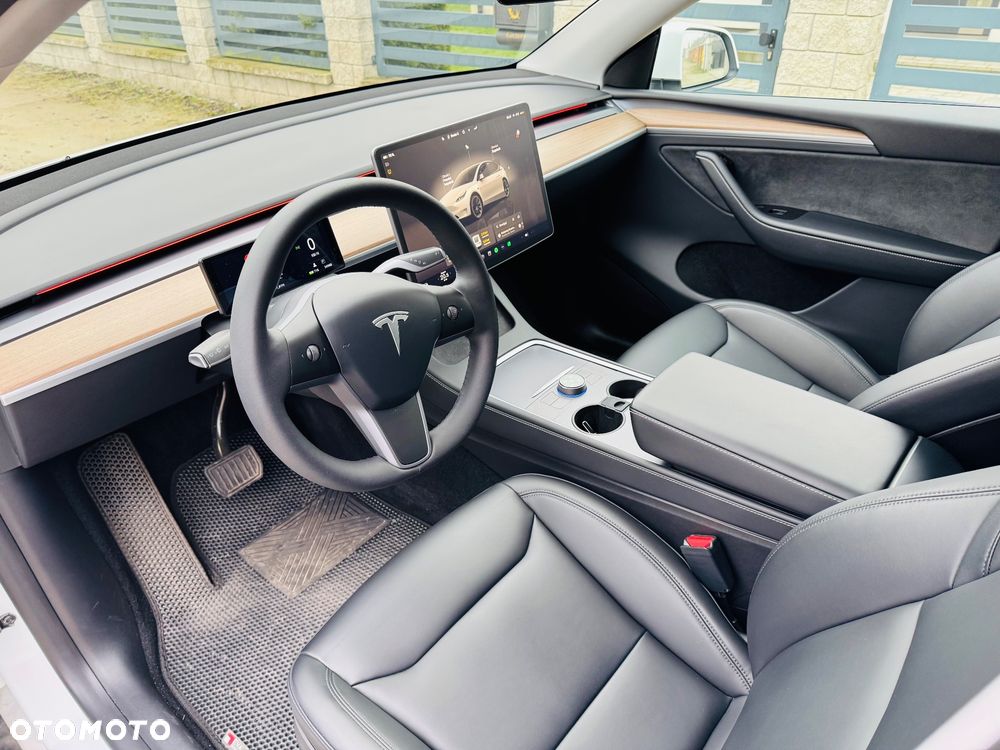 Tesla Model Y 2023 photo 3