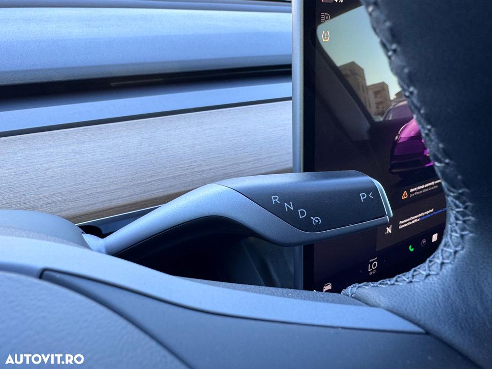 Tesla Model Y Long Range Dual Motor AWD - 22