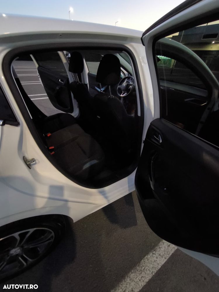 PEUGEOT 208 2013 — imagine 15
