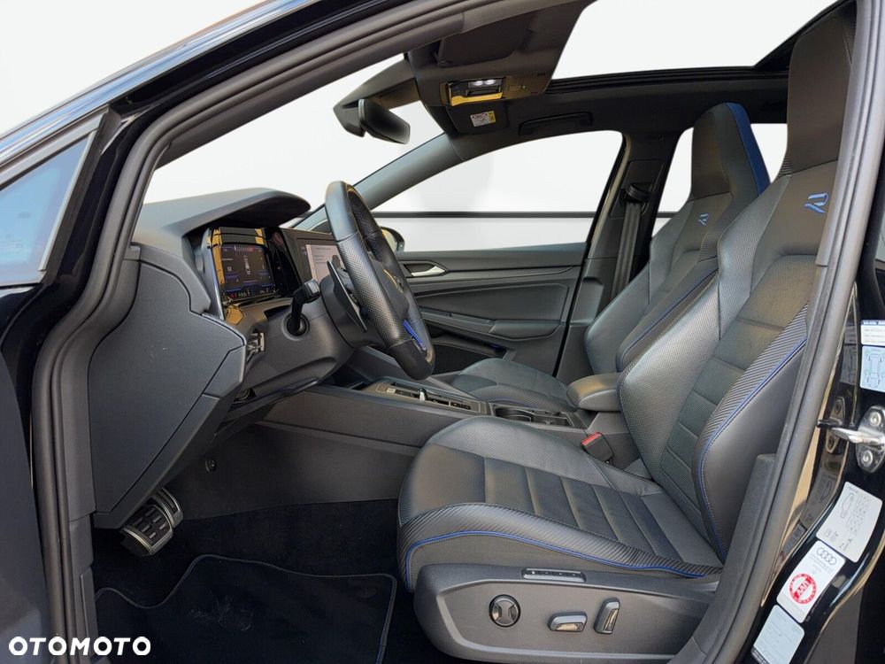 Volkswagen Golf Variant - 11