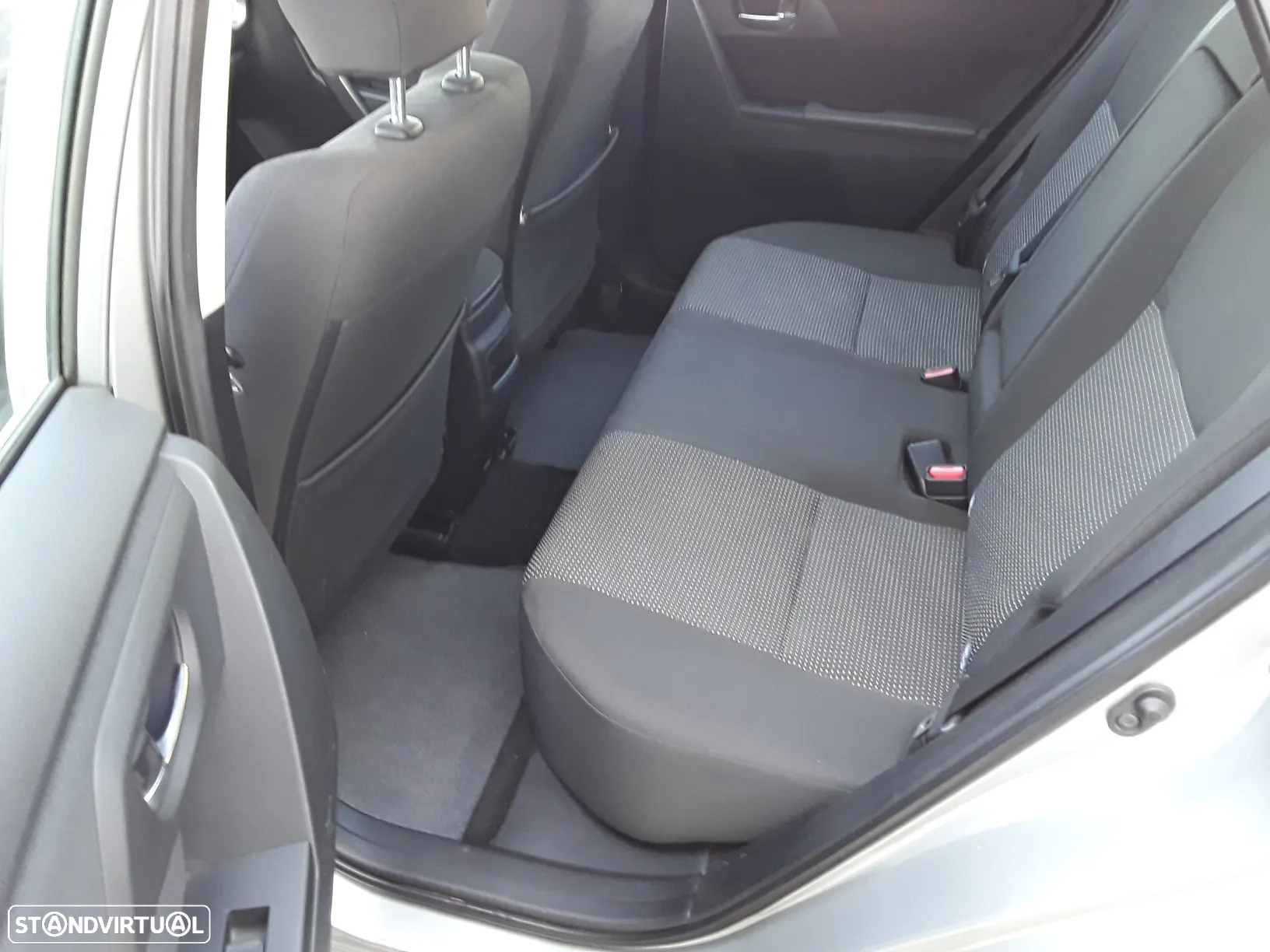 Toyota Auris 1.4 D-4D ACtive+AC - 19