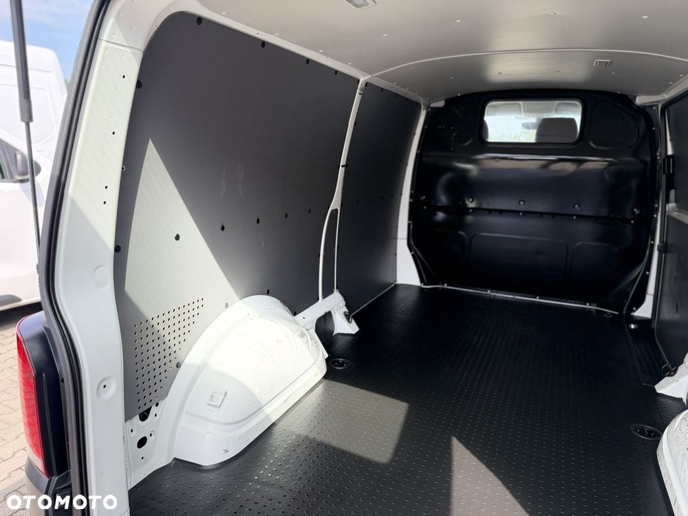 Volkswagen Transporter - 24