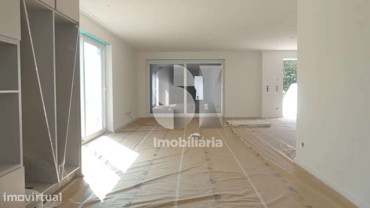 Moradia Bifamiliar V3 de Luxo - Grande imagem: 4/24