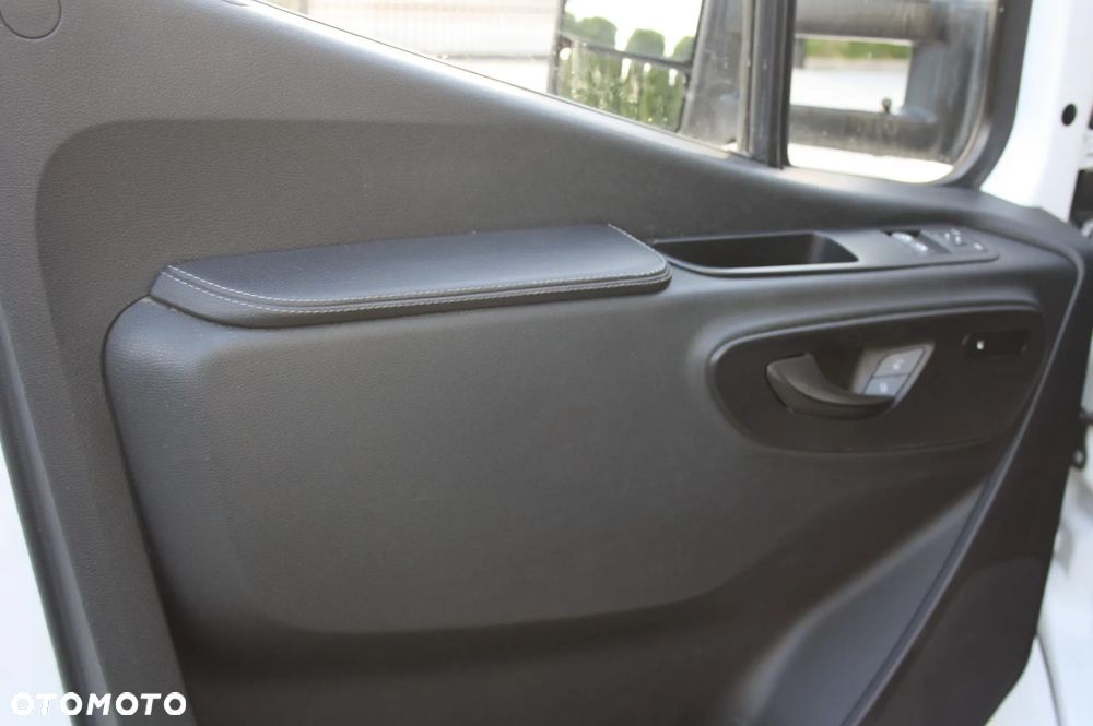 Mercedes-Benz Sprinter - 9