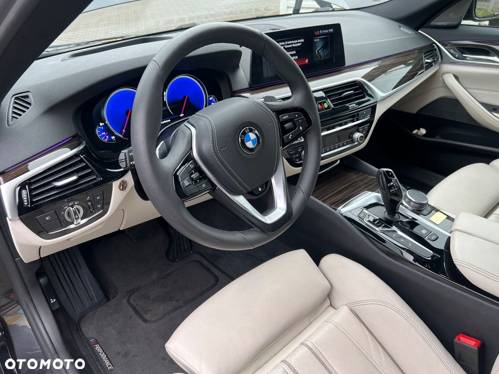 BMW Seria 5 530i Sport Line - 15