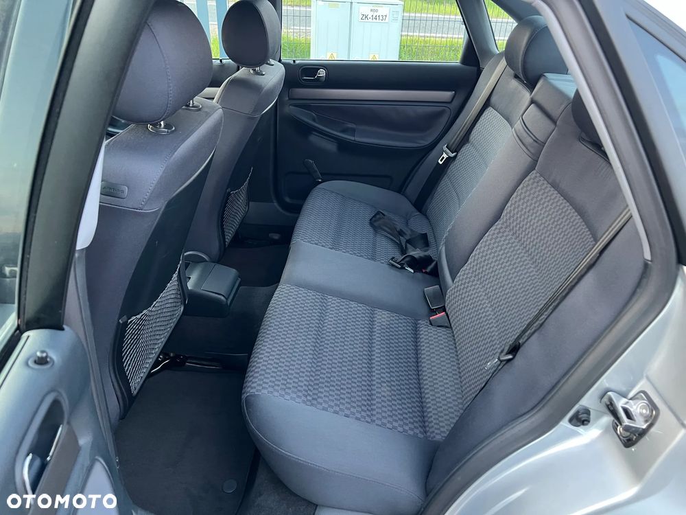 Audi A4 Limousine 1.6 - 6