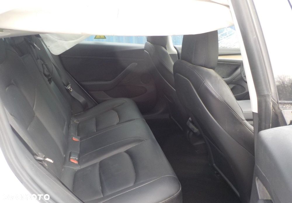 Tesla Model 3 - 18