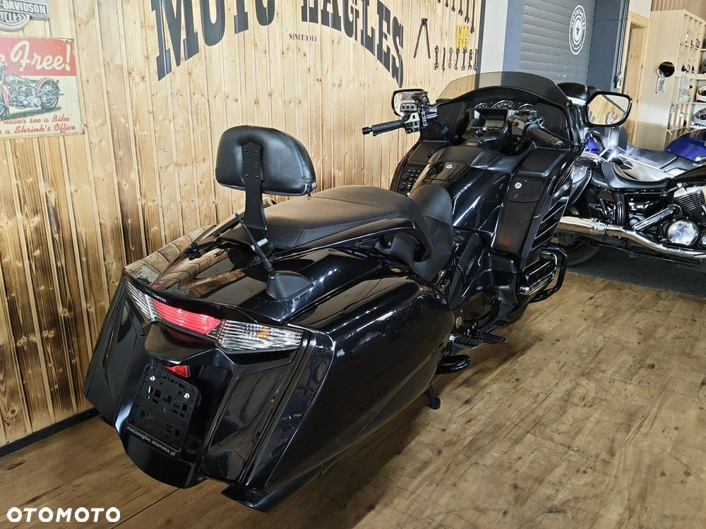 Honda GL - 24