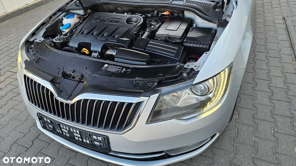 Skoda Superb 2.0 TDI Ambition Outdoor - 4