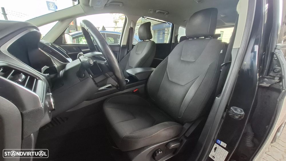 Ford S-Max - 21
