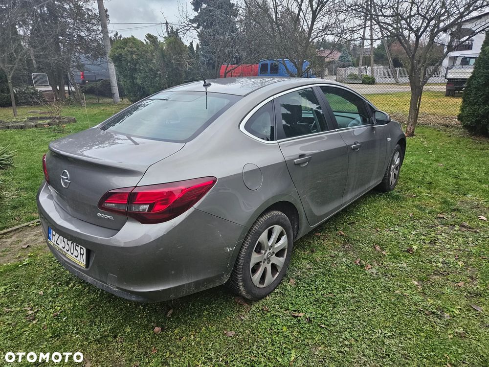 Opel Astra - 10