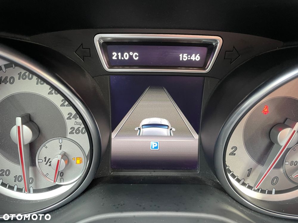 Mercedes-Benz GLA 200 - 20