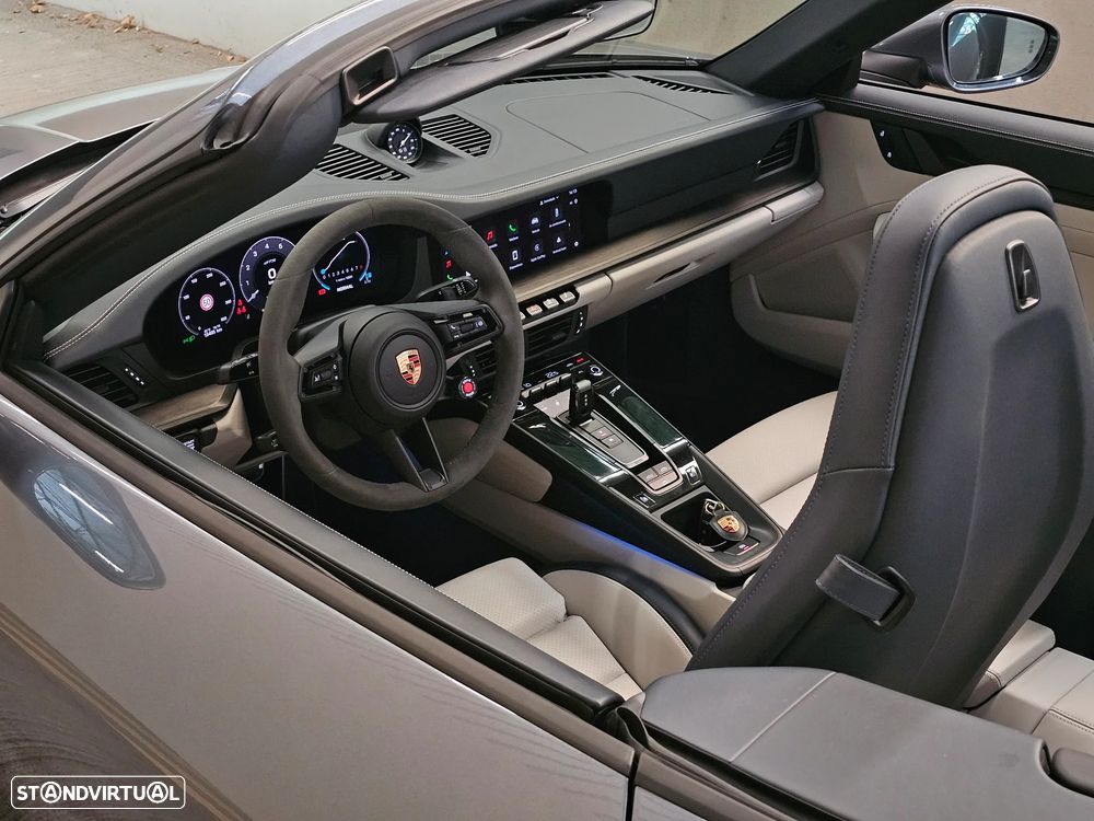 Porsche 911 (992) Carrera GTS - 32
