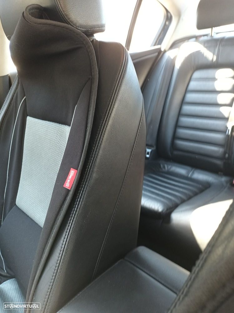 VW Passat 2.0 TDI Highline - 15