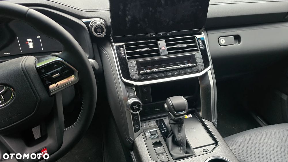 Toyota Land Cruiser - 27