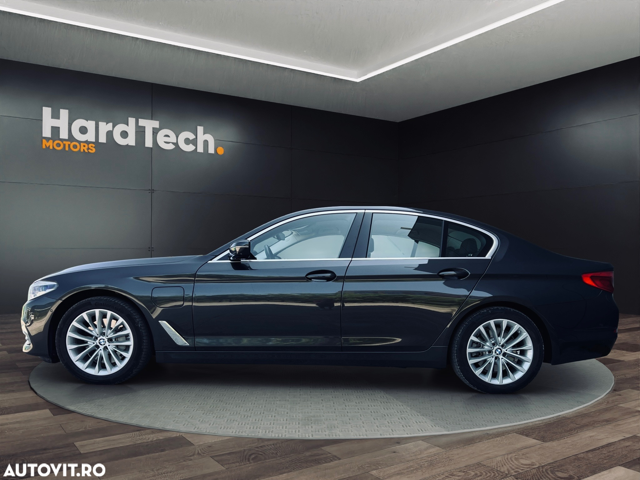 BMW Seria 5 530e iPerformance Aut. Luxury Line - 7